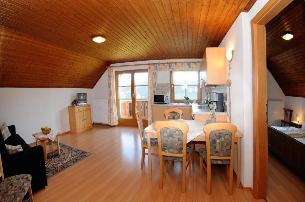 Haus Lukasser Grobming Rom bilde